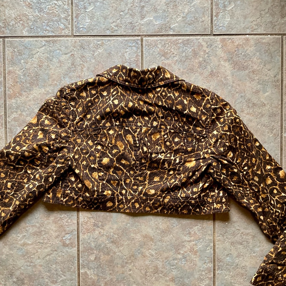 Leopard Print Cropped Jacket - Picture 2 of 3